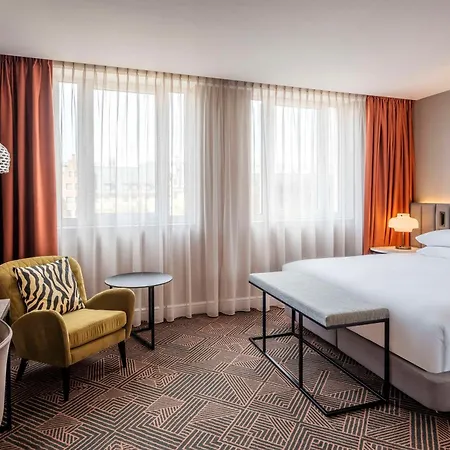 Hilton Grand Place 4*